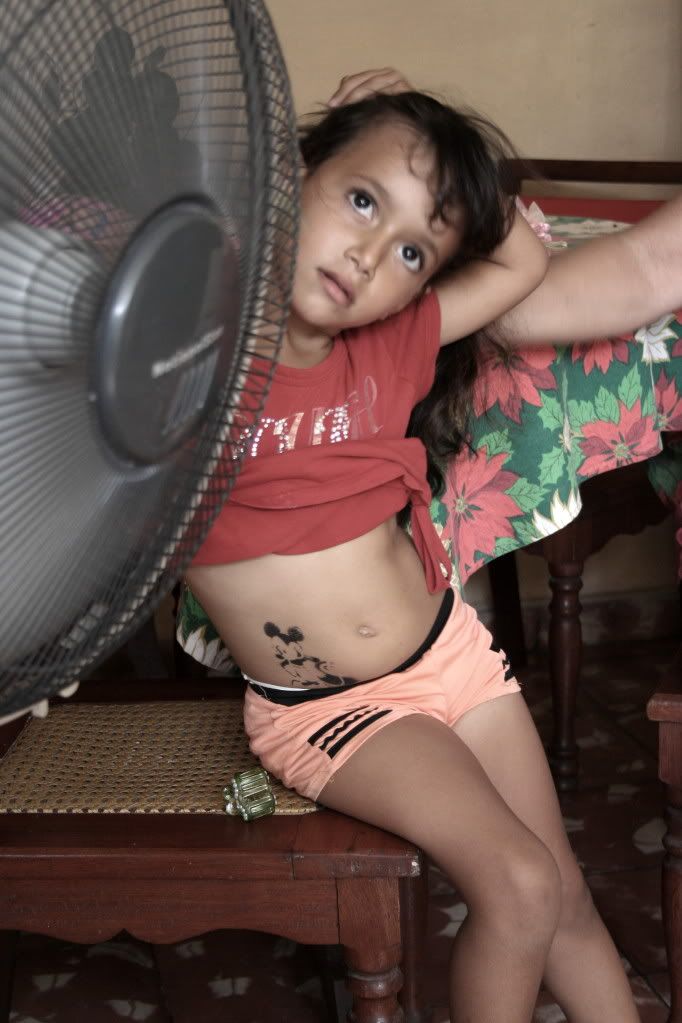 IMAGE: http://i1214.photobucket.com/albums/cc483/Fals7D/girl.jpg