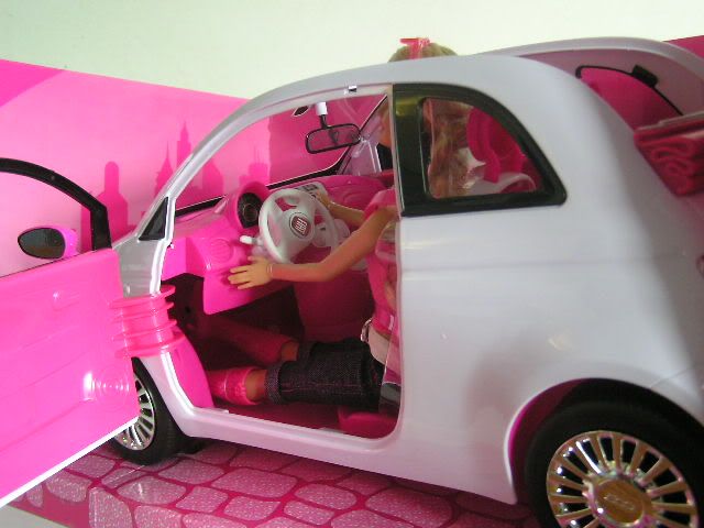 voiture fiat barbie