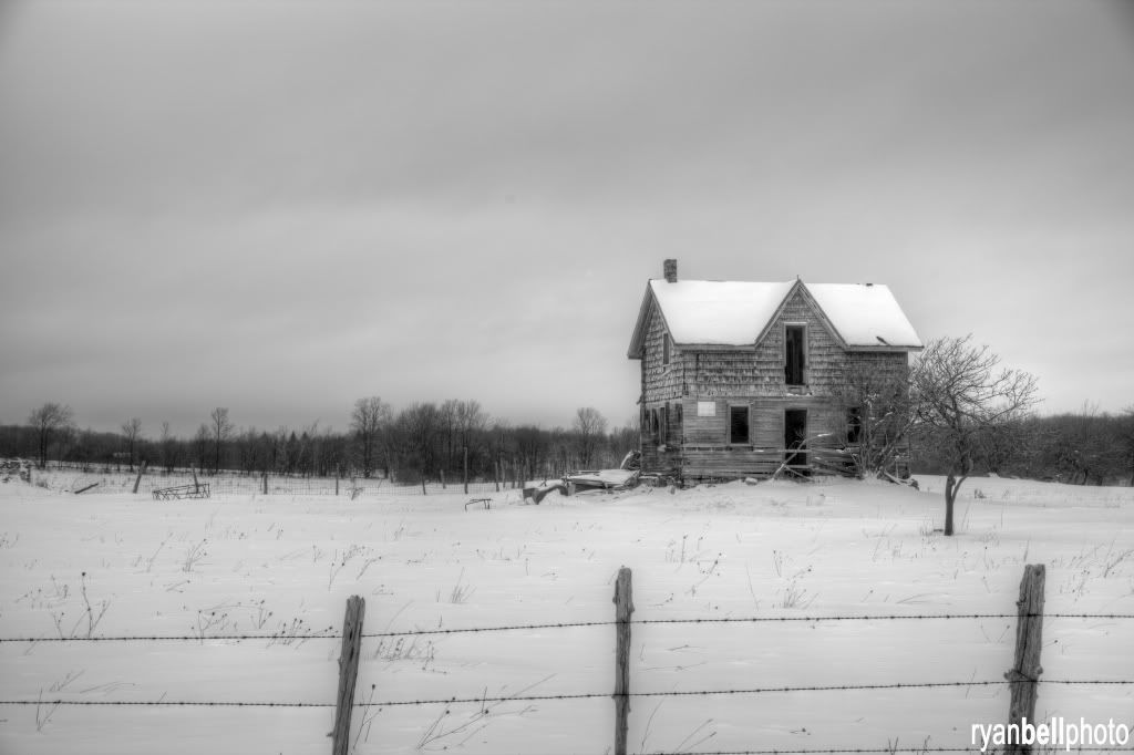 IMAGE: http://i1214.photobucket.com/albums/cc493/bellman246/IMG_1401_2_3_tonemapped.jpg