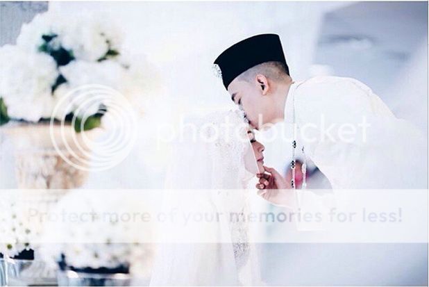 Tolong Tepi Sikit: Alyph Sleeq & Azzah Berkahwin (7 Gambar)