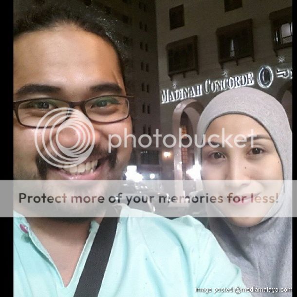 Johan Raja Lawak dan Ozlyn Wati menunaikan umrah (2 Gambar)